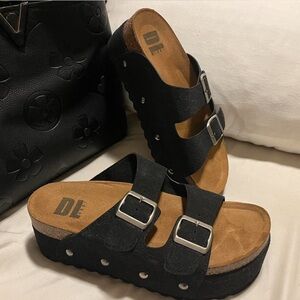 NEW! Dirty Laundry Platform Double Buckle Sandal in Faux Suede Black Sz. 38.5
